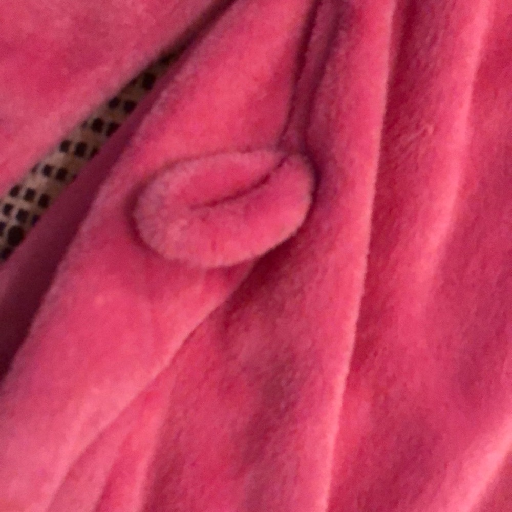 Pink Vs Robe - image 6